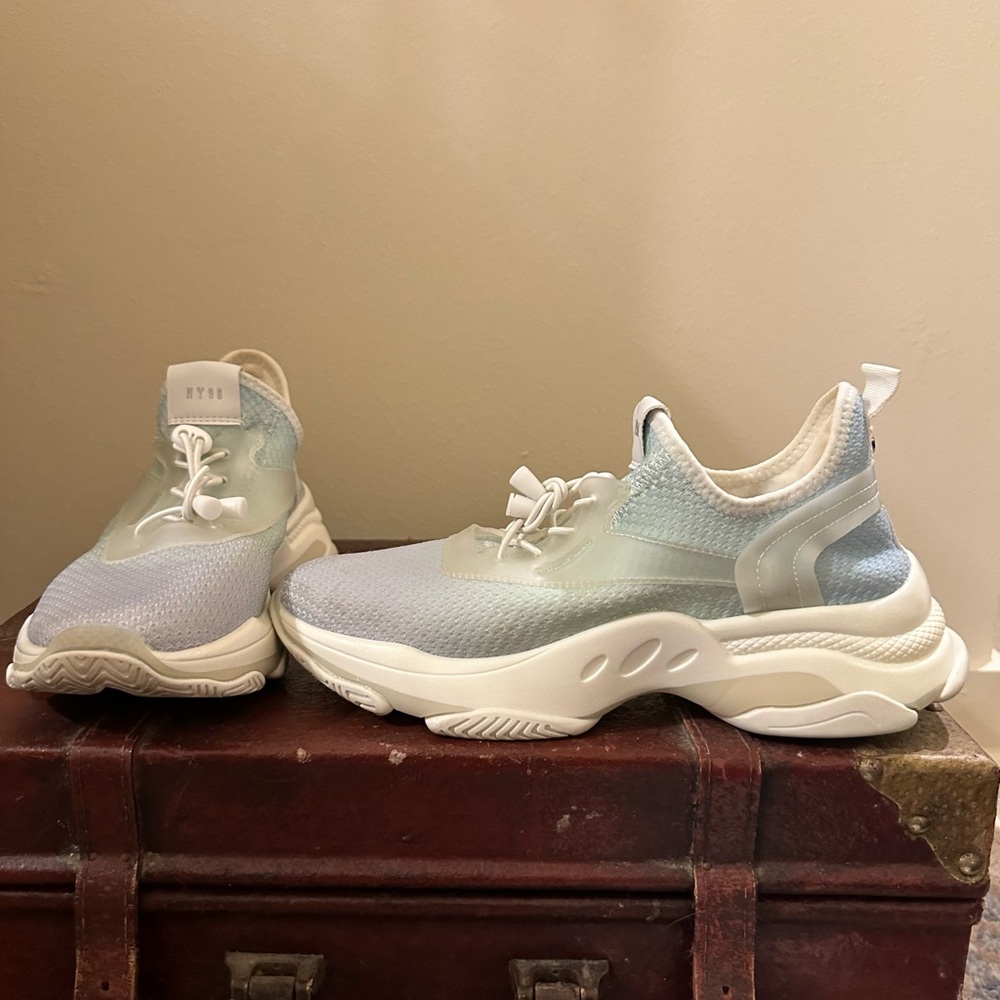 Steve Madden “Myles” Tennis Shoe, size 10, baby/Light blue